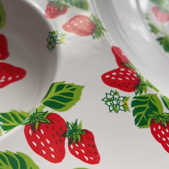 Vintage Strawberry Food Trays - Picture 7 of 8